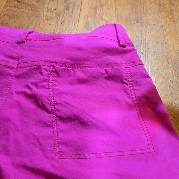 Magenta Title Nine capris, size 6 - Picture 6 of 13